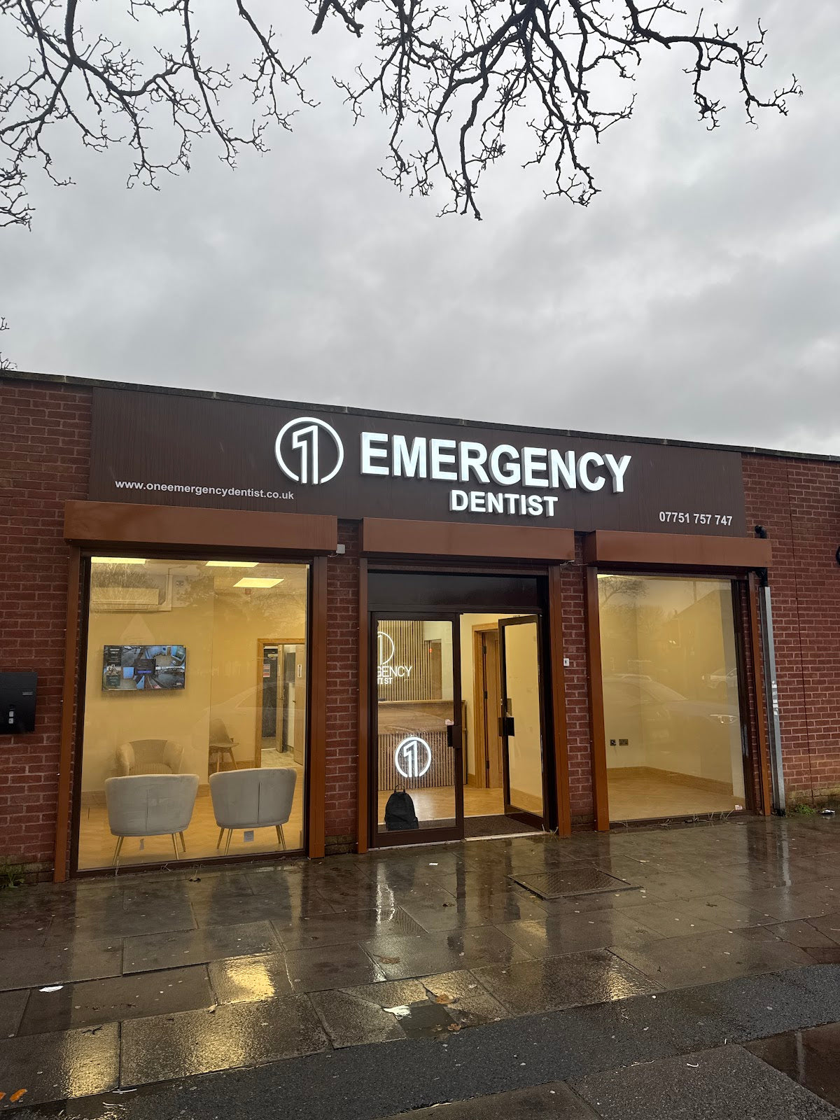 One Emergency Dentist Liverpool - Dental clinic in Liverpool, United Kingdom