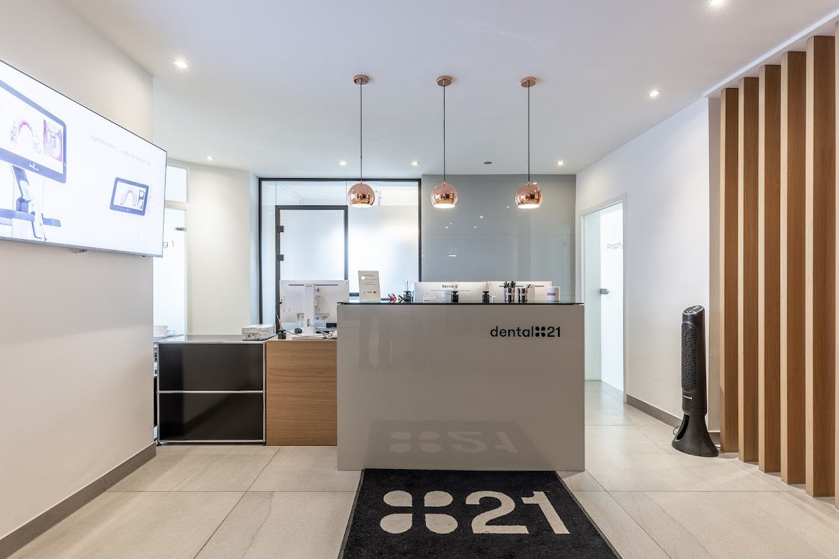 Zahnarzt München - Dental21 - Dental clinic in München, Germany