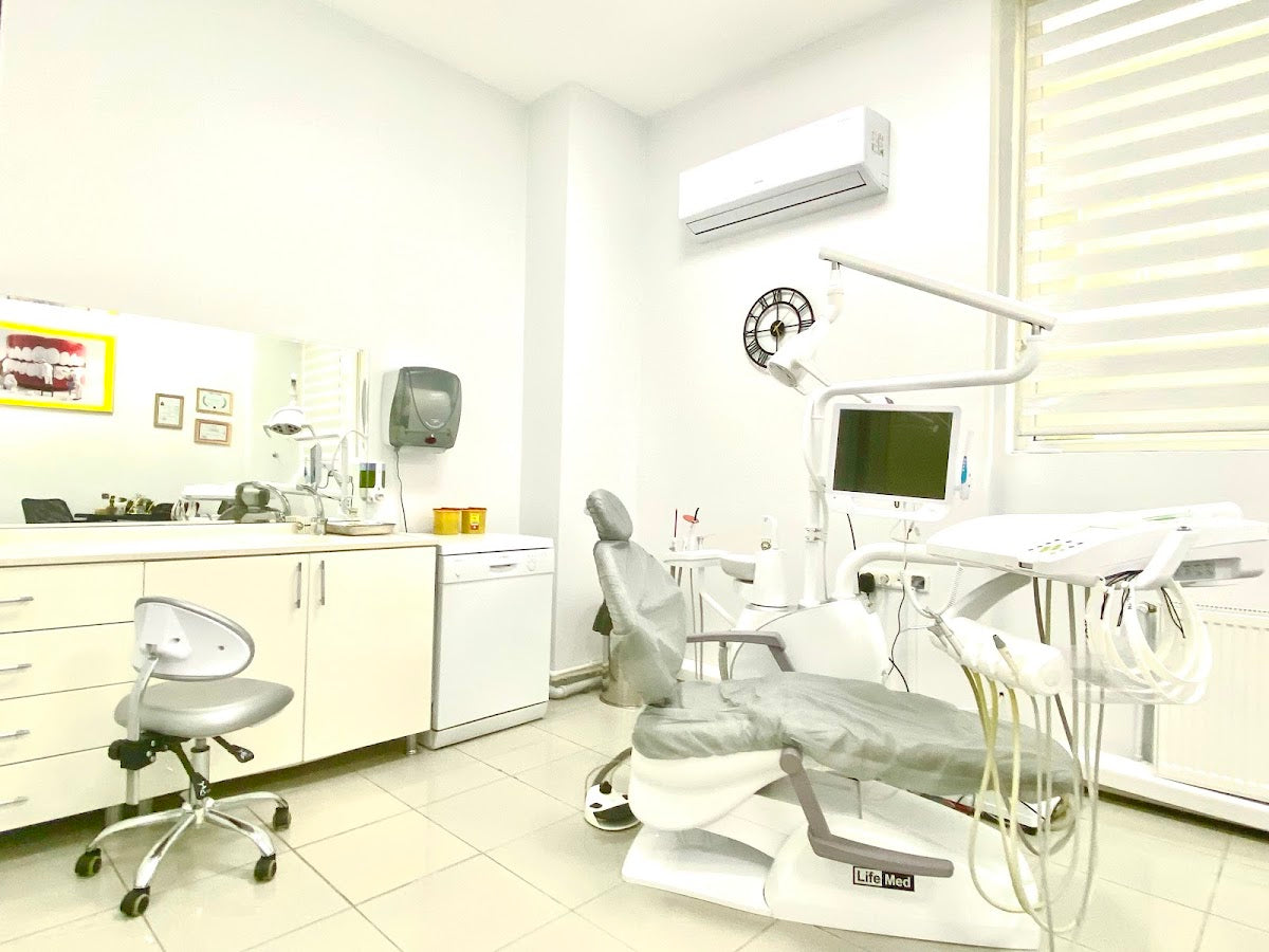 Elips Dental Ağız ve Diş Sağlığı Polikliniği - Diş Kliniği - İmplant - Zirkonyum - Lamine - Ankara İmplant — Dr.Visor photo 4