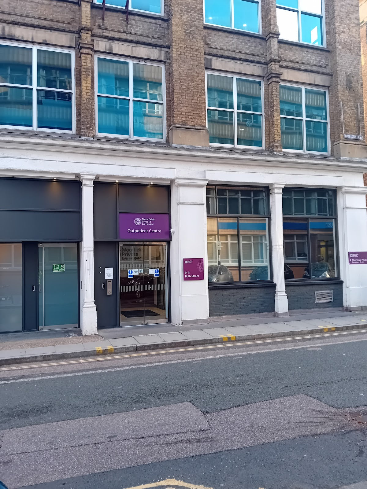 Moorfields Private Eye Hospital — Dr.Visor photo 4