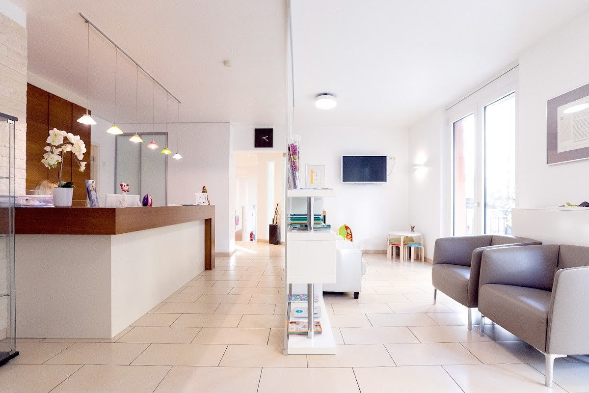 Dental Practice Dr. Guld & Associates - Dental clinic in Frankfurt am Main-Innenstadt II, Germany