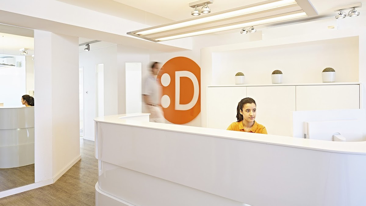 Dentethic Dentists Dusseldorf - Dental clinic in Düsseldorf-Stadtbezirk, Germany