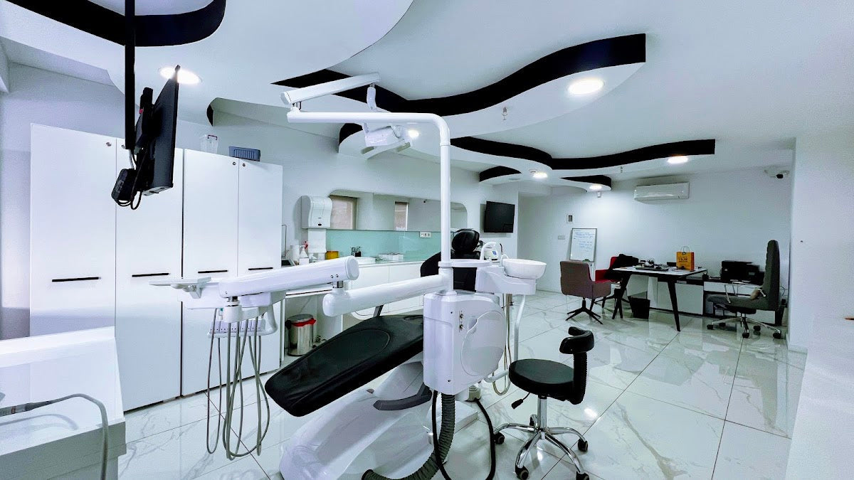 Dent GLOW Clinic⎮İmplant Diş⎮Kozmetik Diş⎮Diş Kaplama⎮İzmir, Bayraklı Diş Kliniği, Diş Hekimi Dt.Dr.Gürkan Metin — Dr.Visor photo 2