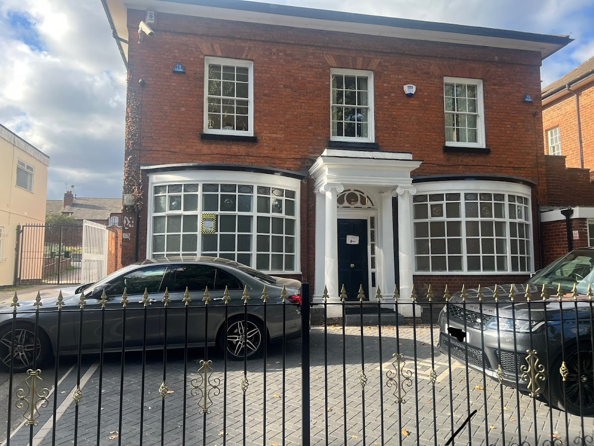 UK Hair Transplant Clinics | Hair Transplant | 3 Wharfside St, AL