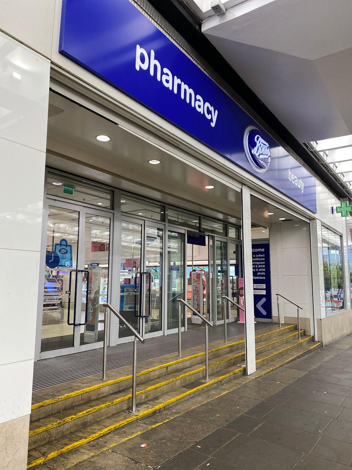 Boots Opticians — Dr.Visor photo 4