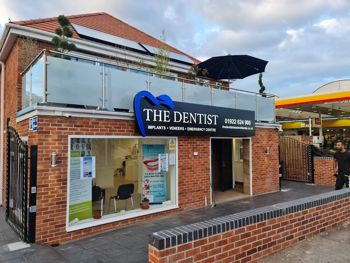 The Dentist, Implant, Veneers and Emergency Center — photo 2