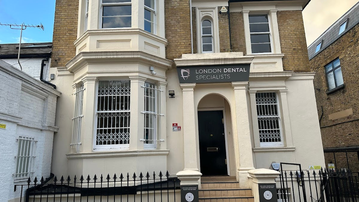 London Dental Specialists — Dental Clinic in London