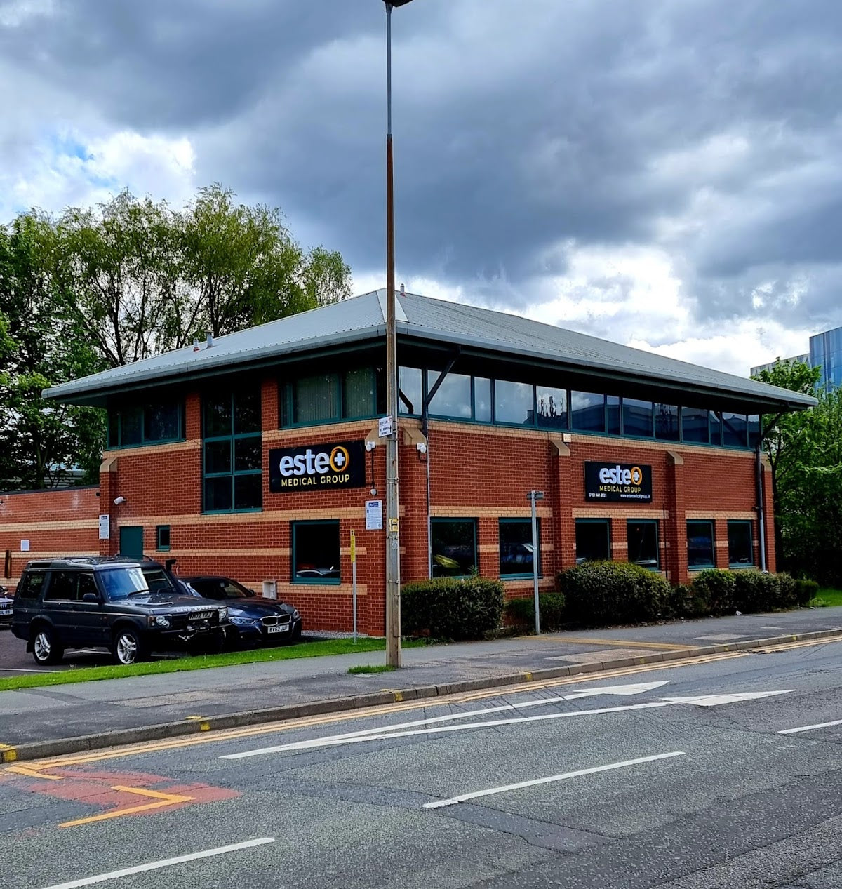 Este Medical Group: Hair and Skin Clinic in Manchester — Dr.Visor photo 3