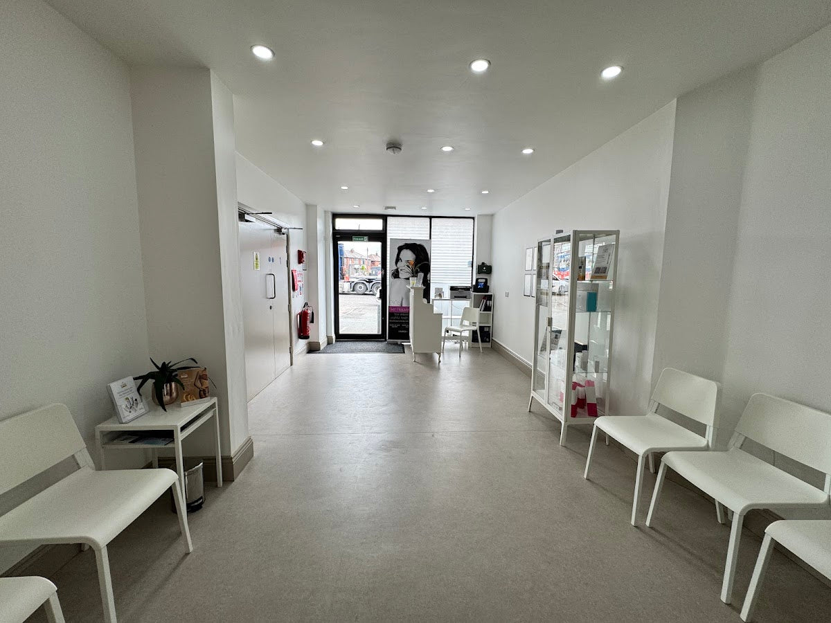 Broadway Retreat Aesthetic Clinic - Manchester — Dr.Visor photo 5