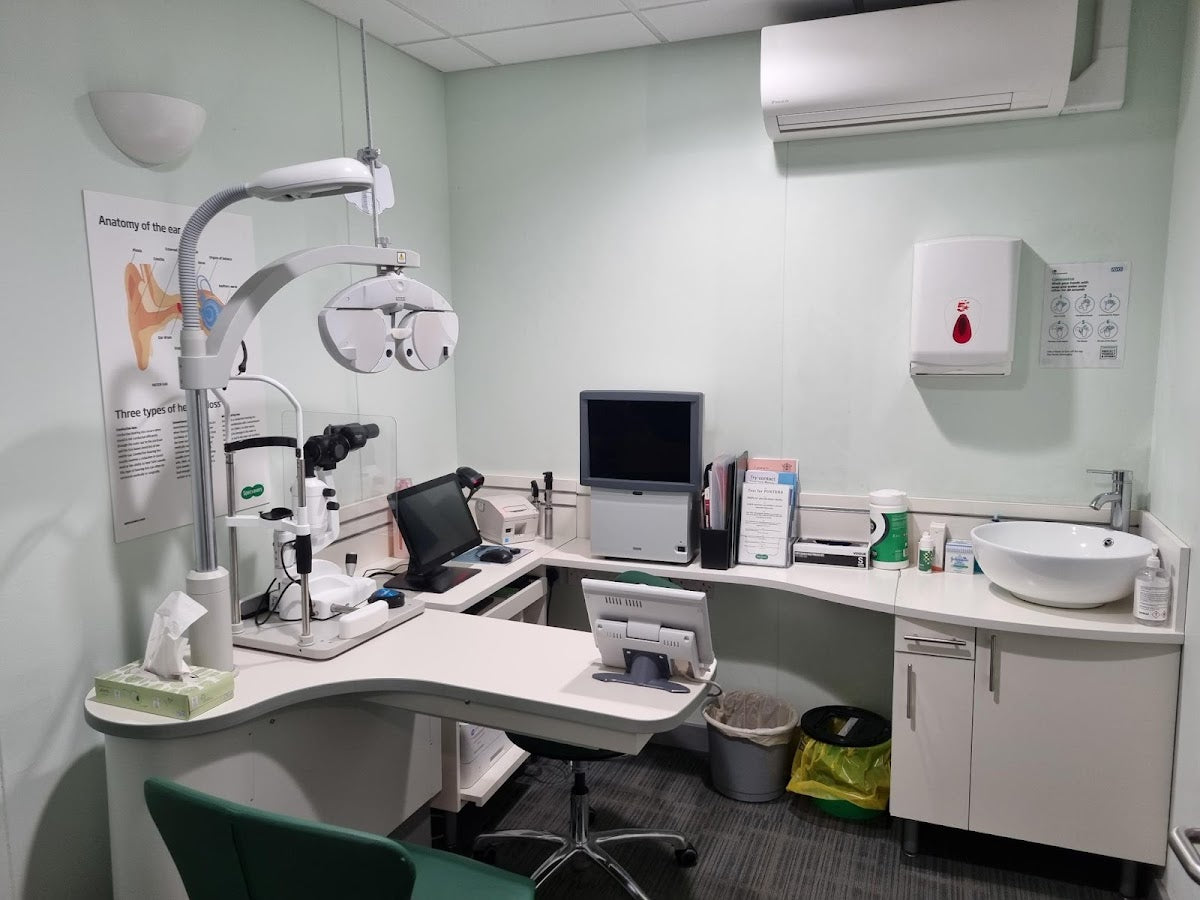 Specsavers Opticians and Audiologists - Shandwick Place — Dr.Visor photo 3