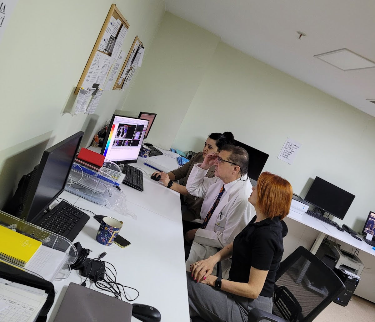 Prof. Dr. A. Aydın Yavuz (Radyasyon Onkolojisi Uzm.) | Radyoterapi | IMRT/IGRT/VMAT | Stereotaktik Radyoterapi-Radyocerrahi | — Dr.Visor photo 4