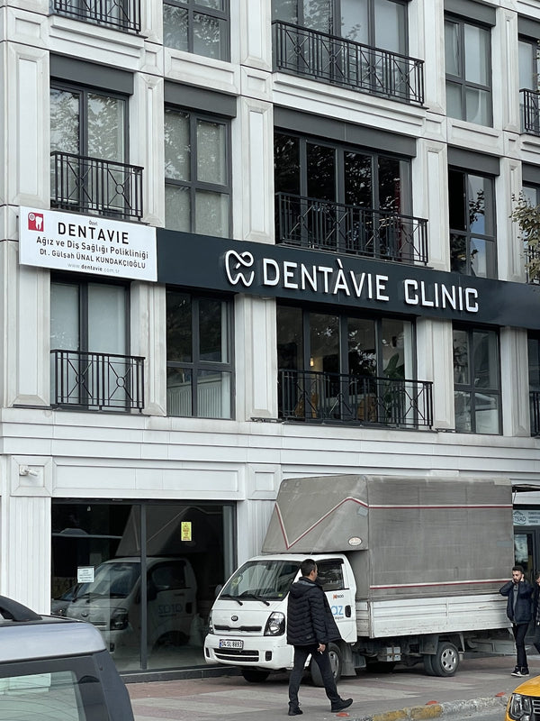 İstanbul Dental Clinic Turkey | Dentist | İmplant | Crowns | Veneers