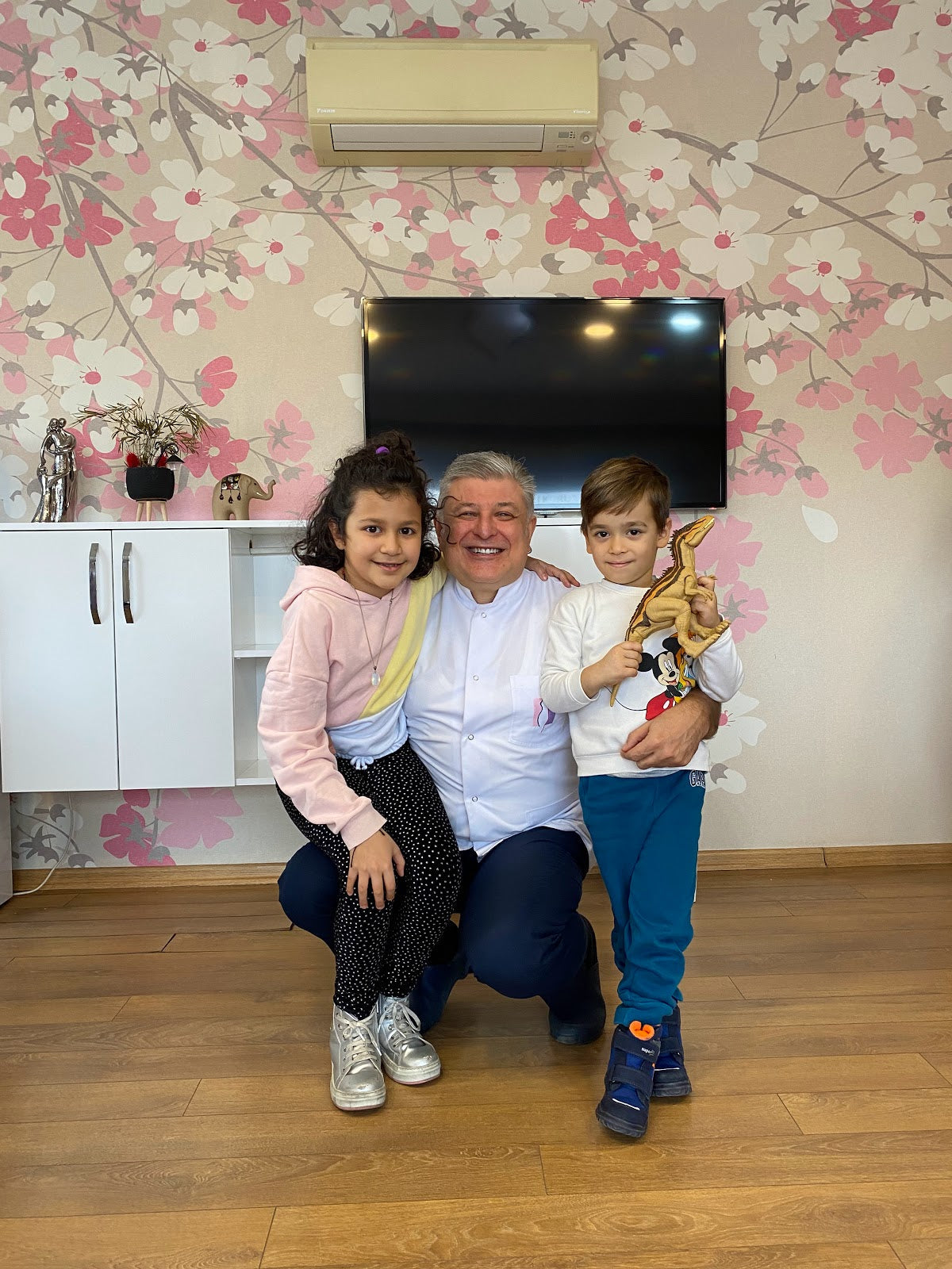 Op. Dr. Hakan KILAVUZ İzmir Karşıyaka Kadın Hastalıkları ve Doğum Kliniği — Dr.Visor photo 4