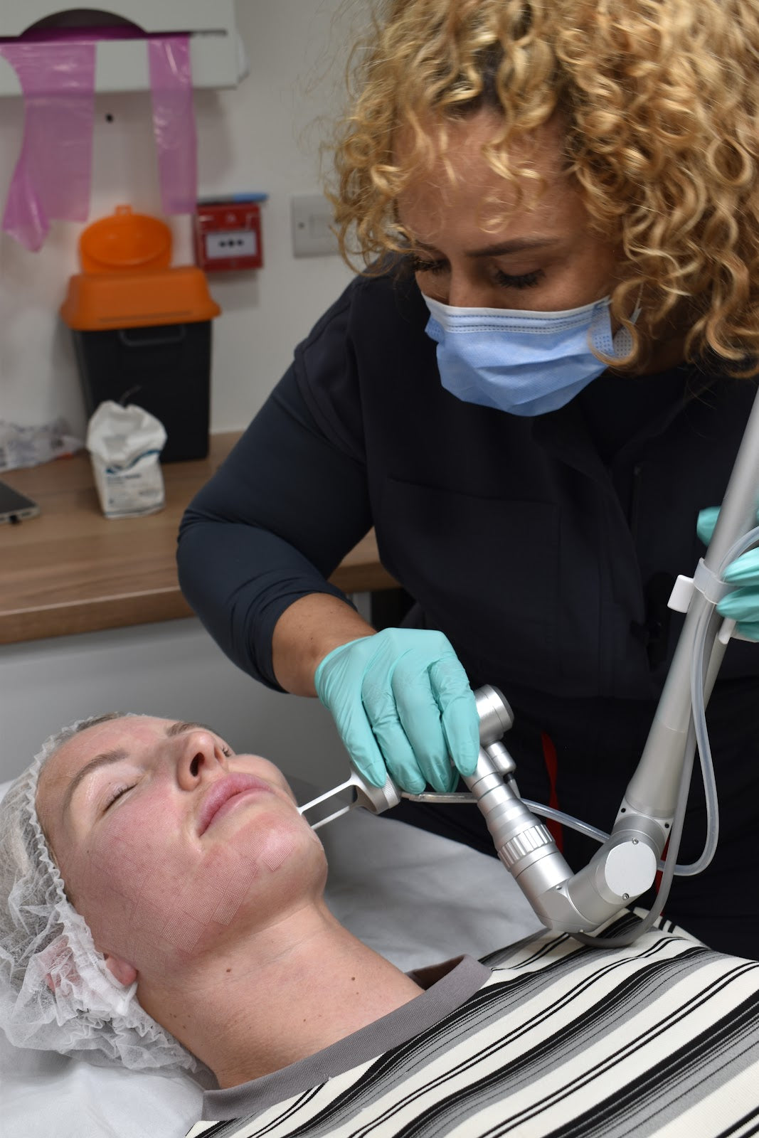 6 Aesthetics & Skin Clinic — Dr.Visor