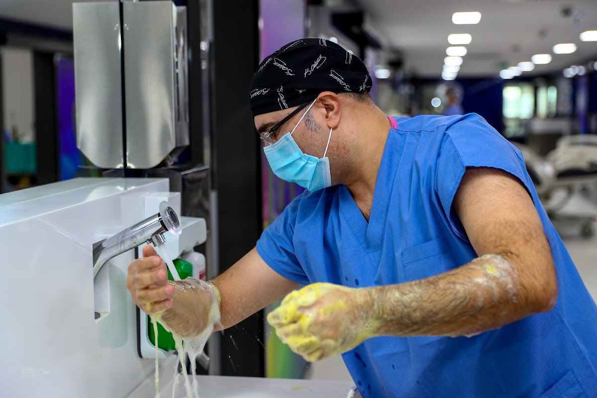 Doç. Dr. Ulaş Solmaz - Kolposkopi, Rahim Ağzı Kanseri, Leep, Rahim ve Yumurtalık Kanseri, Smear Testi, Jinekolojik Onkoloji — Dr.Visor photo 4