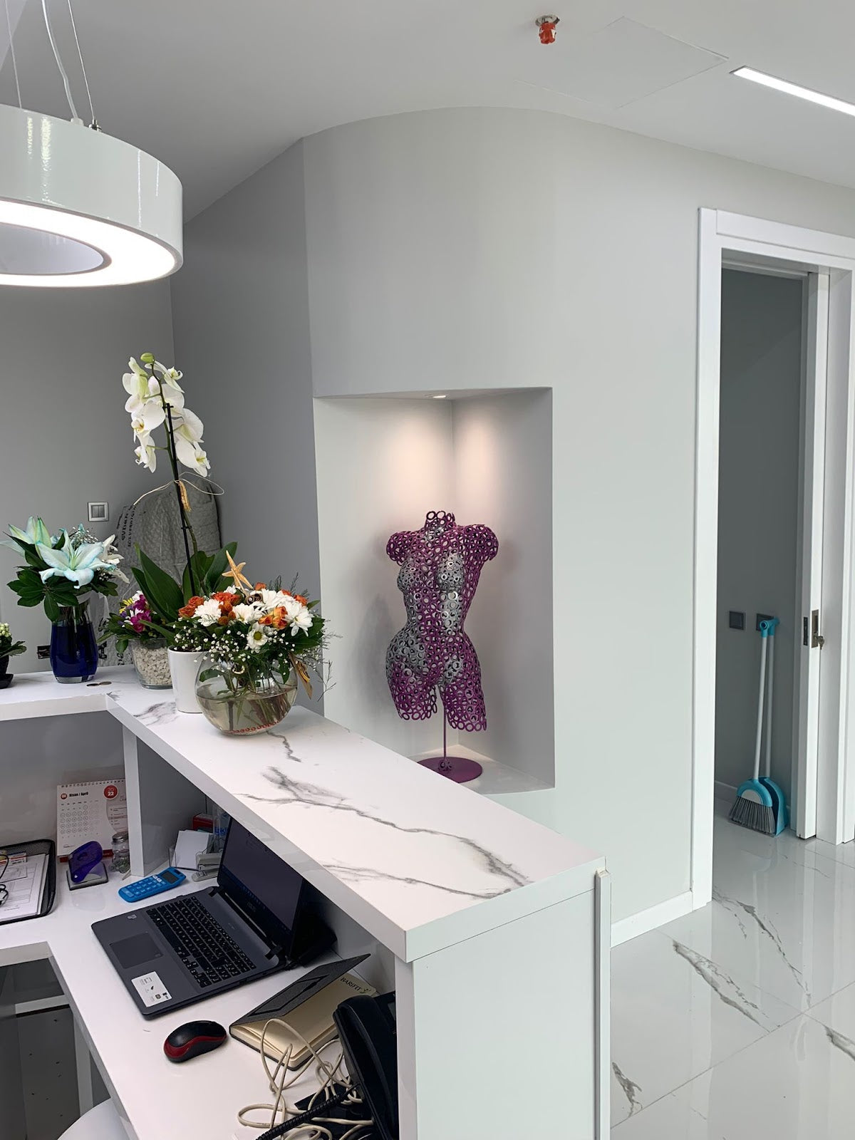 Op. Dr. Abdülcebbar Siyer-Aesthetic and Plastic SurgeryIzmir-Liposuction-Breast Augmentation-Abdominoplasty-EyelidAesthetics — Dr.Visor photo 4