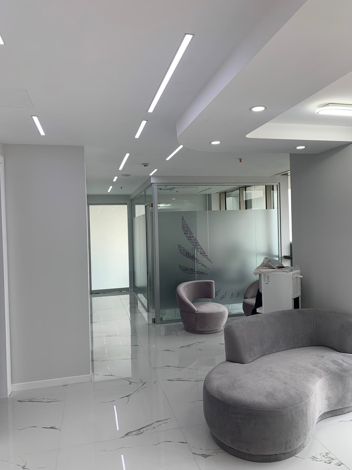 Op. Dr. Abdülcebbar Siyer-Aesthetic and Plastic SurgeryIzmir-Liposuction-Breast Augmentation-Abdominoplasty-EyelidAesthetics — Dr.Visor photo 2