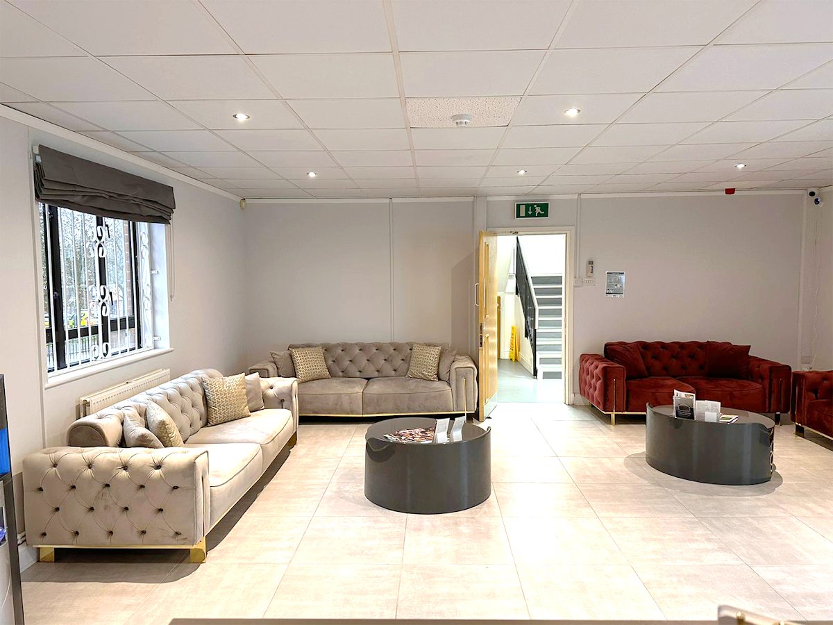 Signature Clinic Manchester — Dr.Visor