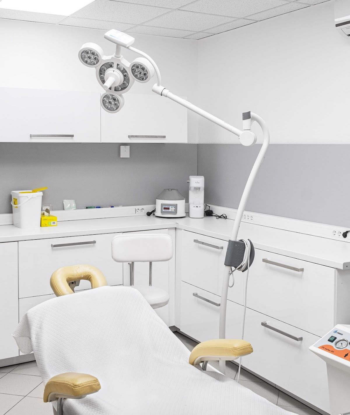 HairHungary - Hajbeültetés Klinika Budapest - Hair Transplant clinic in Montevideó utca 9, Hungary