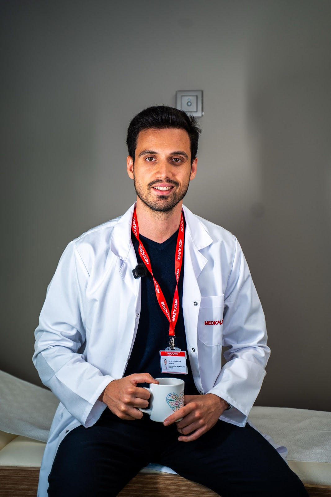 İzmir Ortopedi Doktoru Hasan Furkan Akın — Dr.Visor photo 3