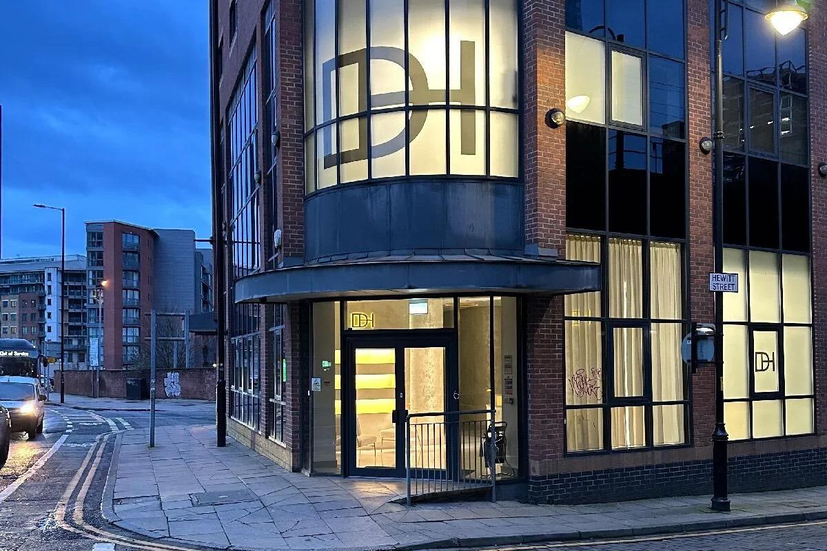 Reza Nassab Plastic Surgery Manchester — Dr.Visor photo 2