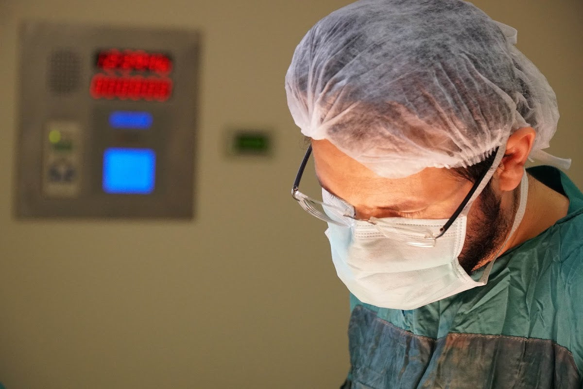 İzmir Estetik Plastik Cerrahi Doktoru | Karın Germe | Yüz Germe | Liposuction | Op.Dr. Candan Mezili — Dr.Visor photo 3