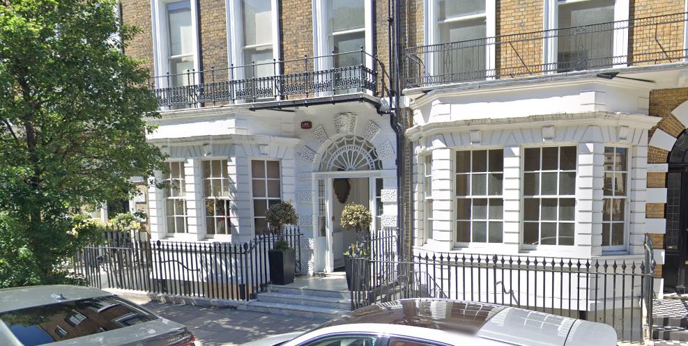 Harley Surgery: Dr. Riccardo Frati - Cosmetic Plastic Surgeon London — Dr.Visor